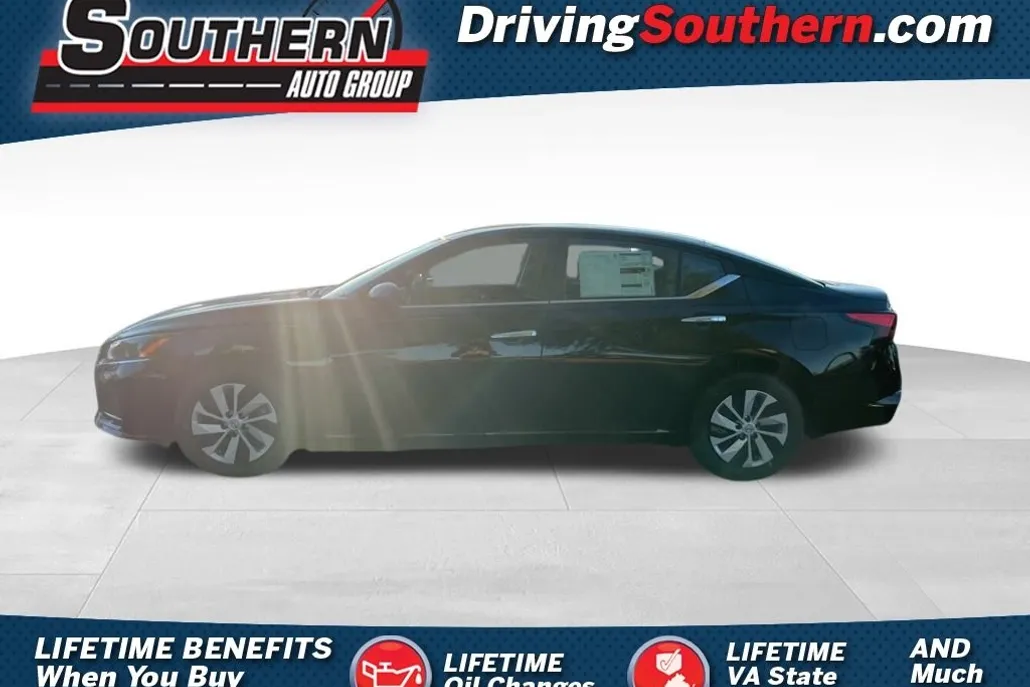 2025 Nissan Altima S photo 1