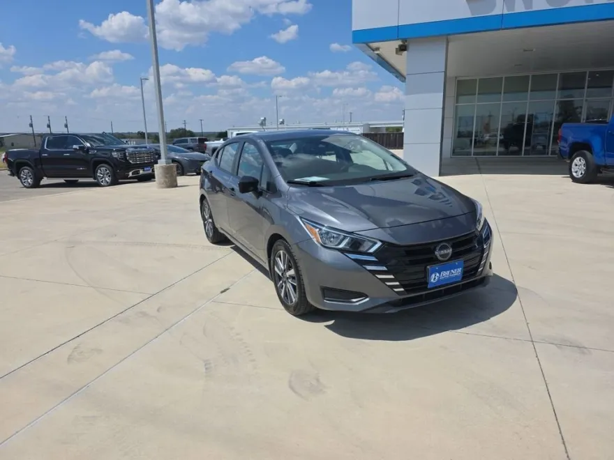 2024 Nissan Versa S photo 1