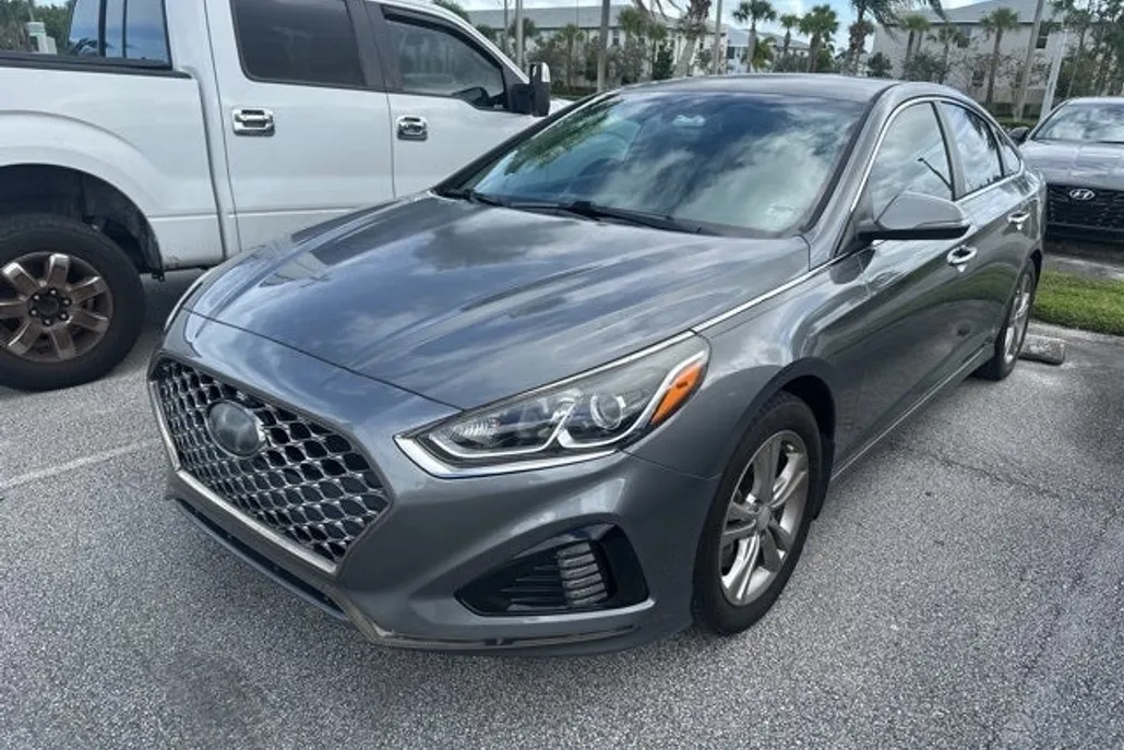 2019 Hyundai Sonata SEL photo 1