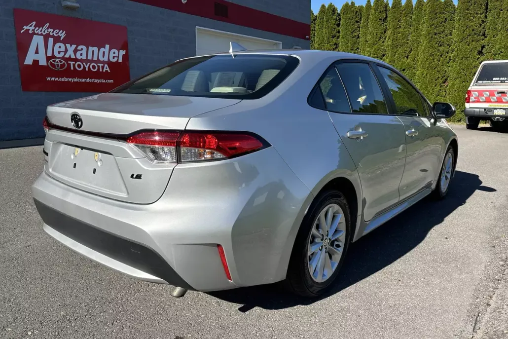 2021 Toyota Corolla LE Premium photo 1