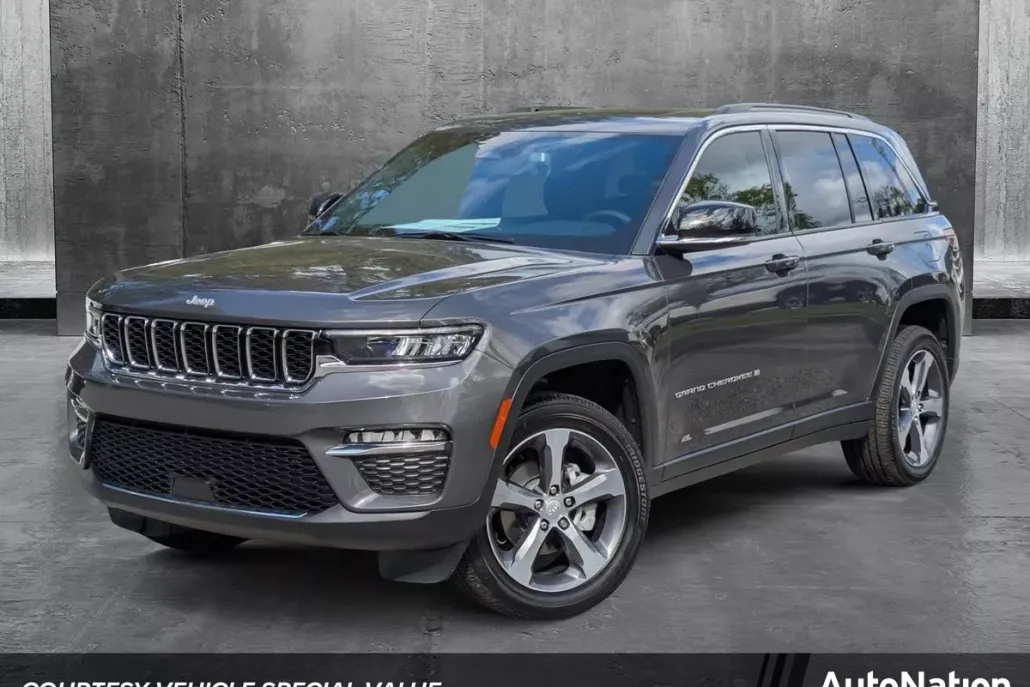 2025 Jeep Grand Cherokee Limited Sport photo 1