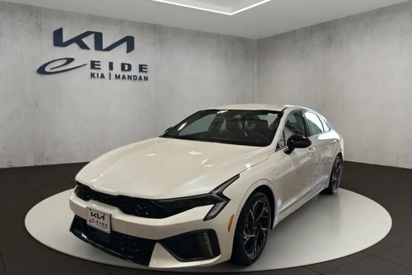2026 Kia K5 GT-Line photo 1