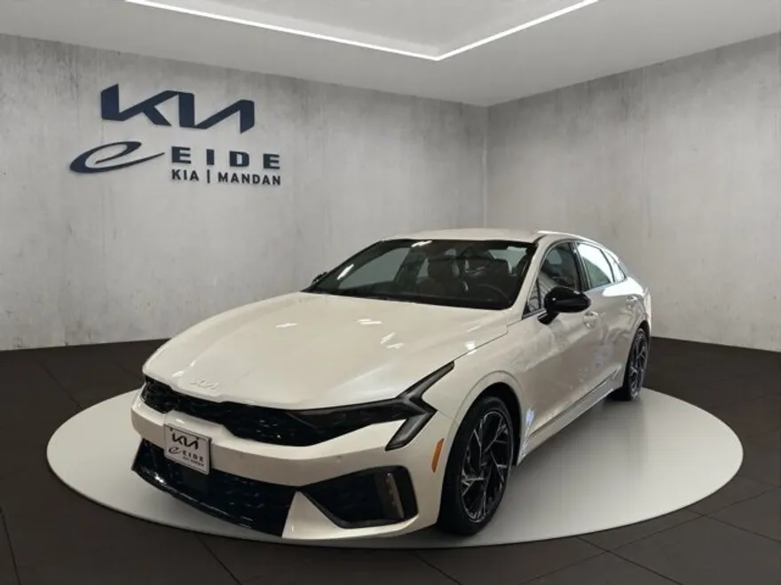 2026 Kia K5 GT-Line photo 1