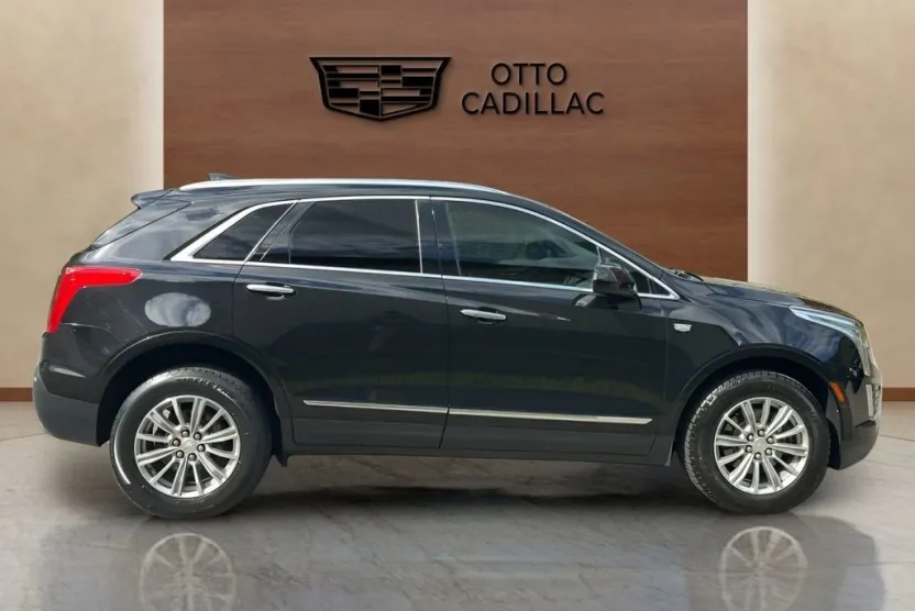 2017 Cadillac XT5 Luxury photo 1