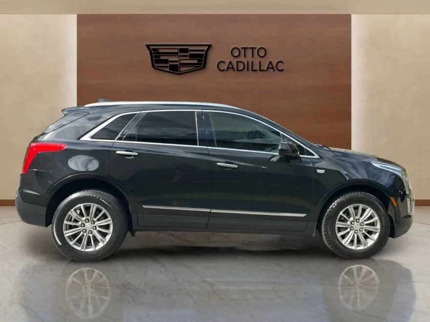 2017 Cadillac XT5 Luxury photo 1