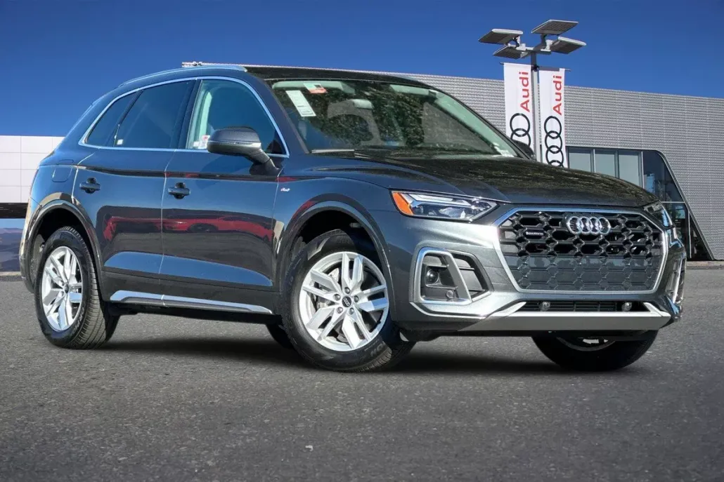 2024 Audi Q5 45 S line Premium photo 1