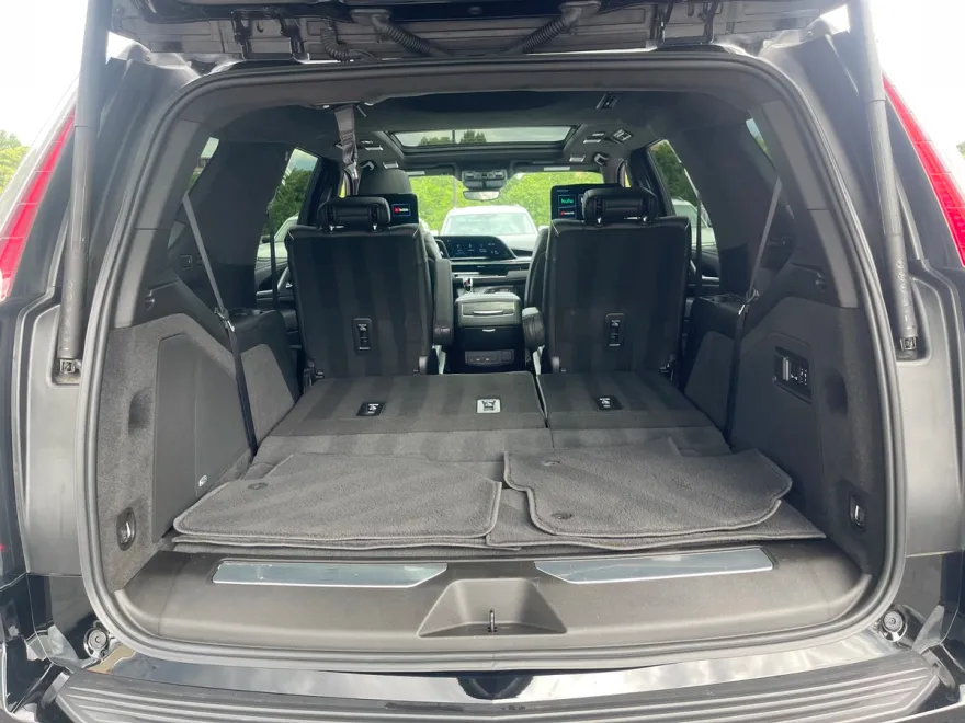 2023 Cadillac Escalade V-Series photo 16