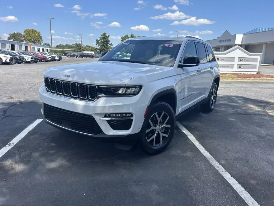 2023 Jeep Grand Cherokee Limited Sport photo 1