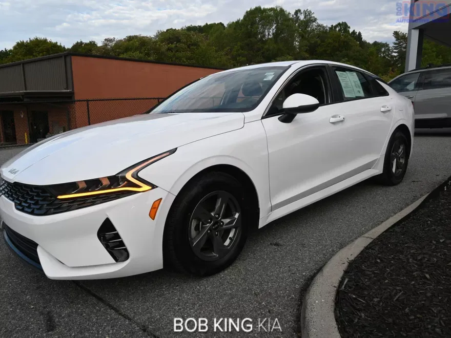 2023 Kia K5 LXS photo 1