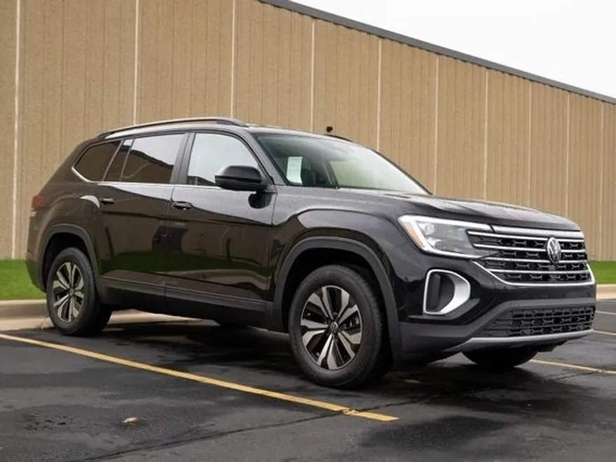 2025 Volkswagen Atlas SE photo 1