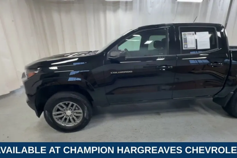 2023 Chevrolet Colorado LT photo 1