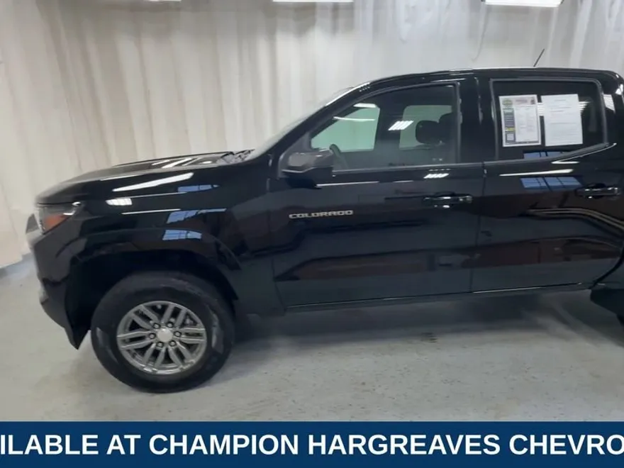 2023 Chevrolet Colorado LT photo 1