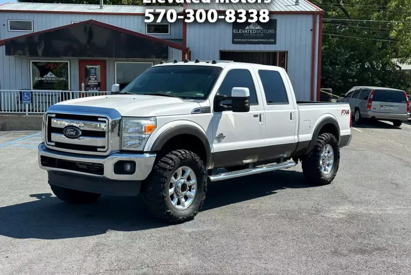 2015 Ford F-250 Lariat photo 1