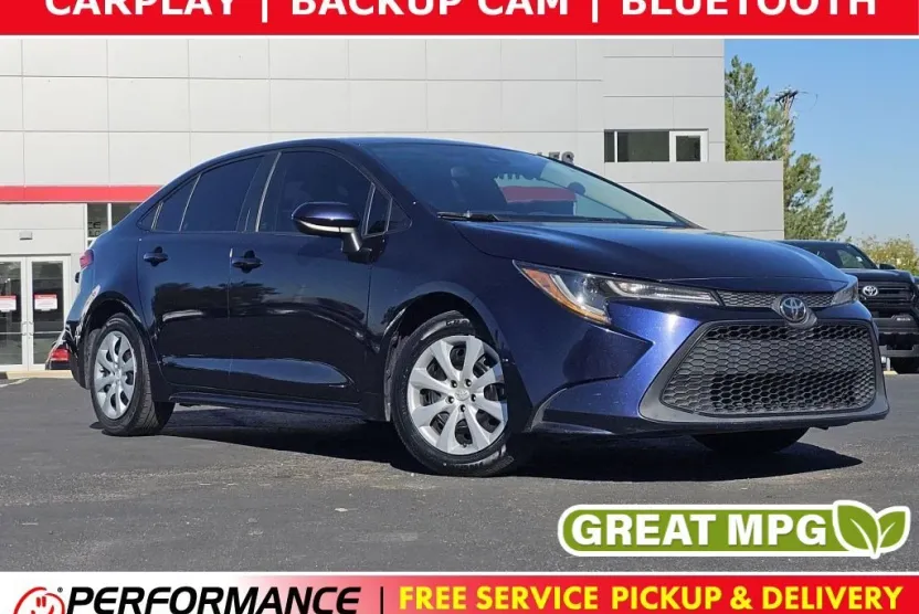 2021 Toyota Corolla LE photo 1