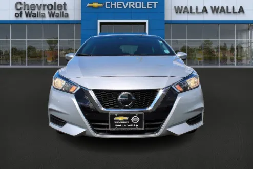 2020 Nissan Versa SV photo 2