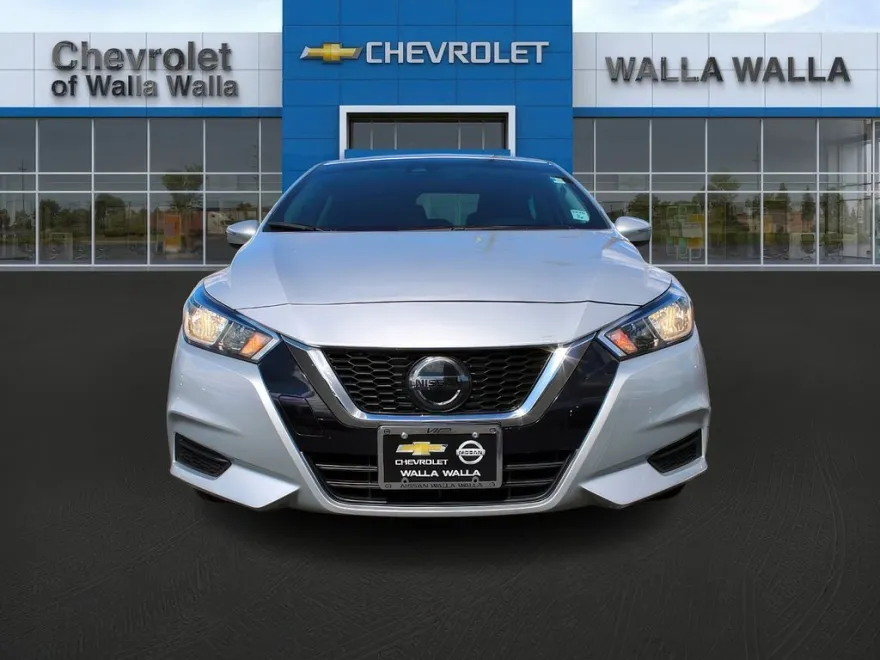 2020 Nissan Versa SV photo 2
