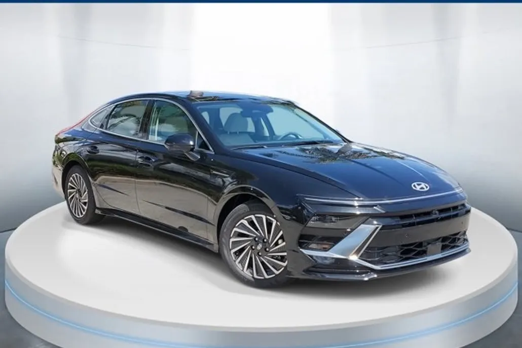 2025 Hyundai Sonata Hybrid Limited photo 1