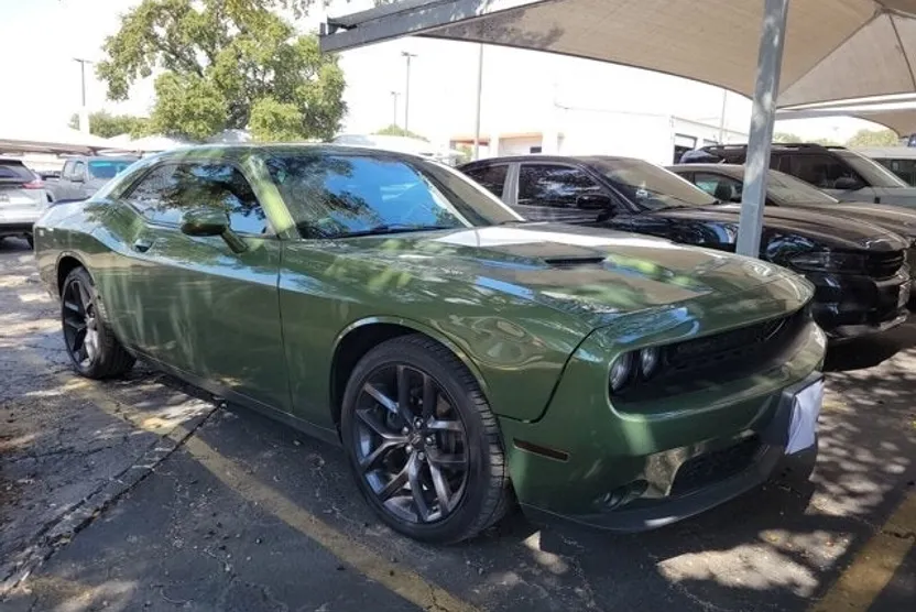 2020 Dodge Challenger SXT photo 1
