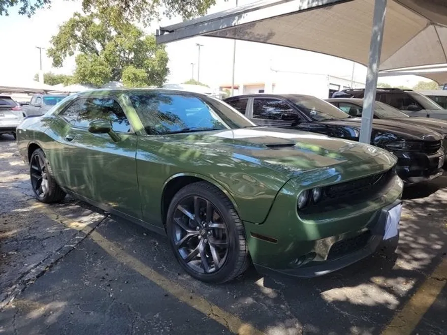 2020 Dodge Challenger SXT photo 1