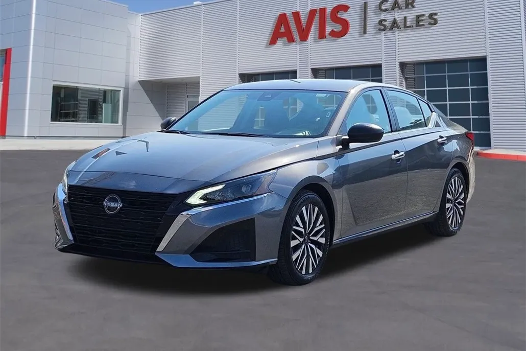2024 Nissan Altima 2.5 SV photo 1