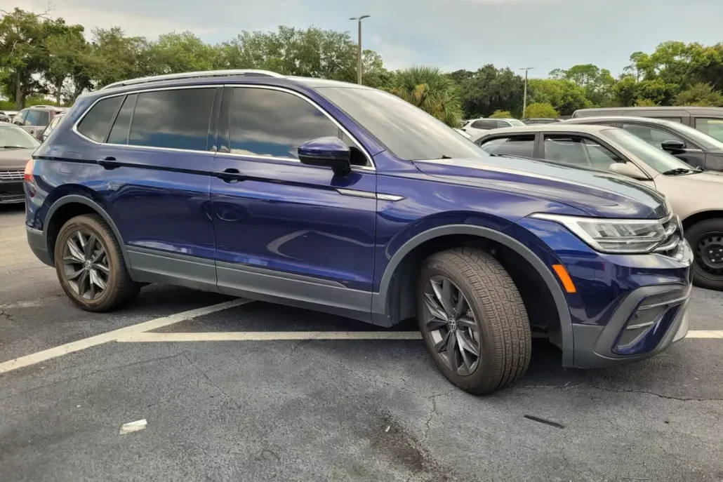 2022 Volkswagen Tiguan SE photo 1