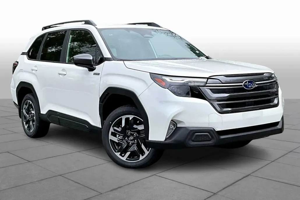 2025 Subaru Forester Premium photo 1