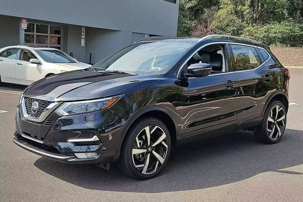 2022 Nissan Rogue Sport SL photo 1