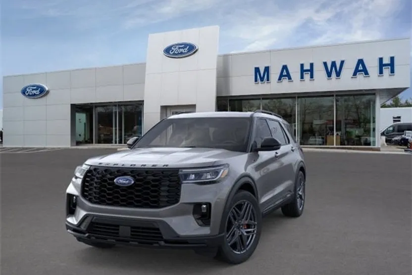 2025 Ford Explorer ST-Line photo 1