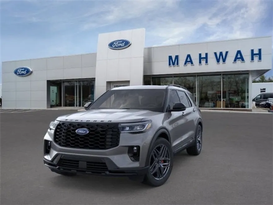 2025 Ford Explorer ST-Line photo 1