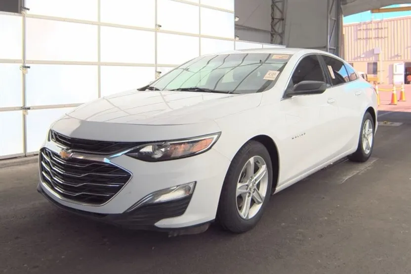 2019 Chevrolet Malibu LS photo 1