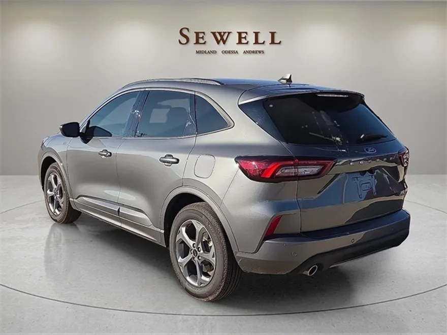 2023 Ford Escape ST-Line photo 1