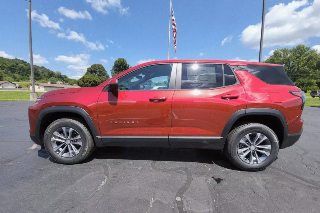 2026 Chevrolet Equinox LT photo 1