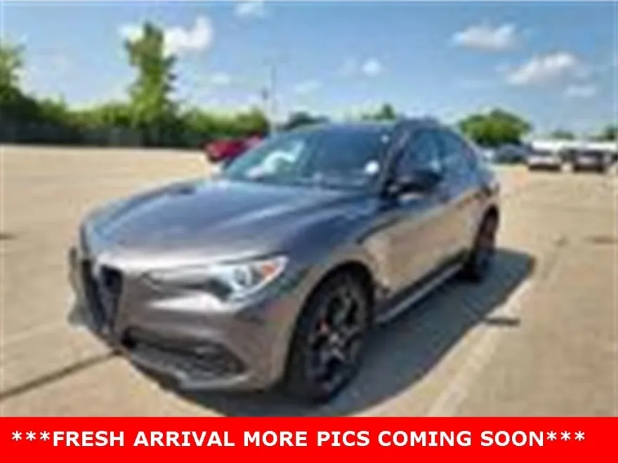 2023 Alfa Romeo Stelvio Ti photo 1