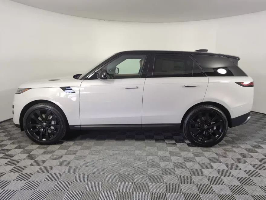 2025 Land Rover Range Rover Sport P360 SE photo 1