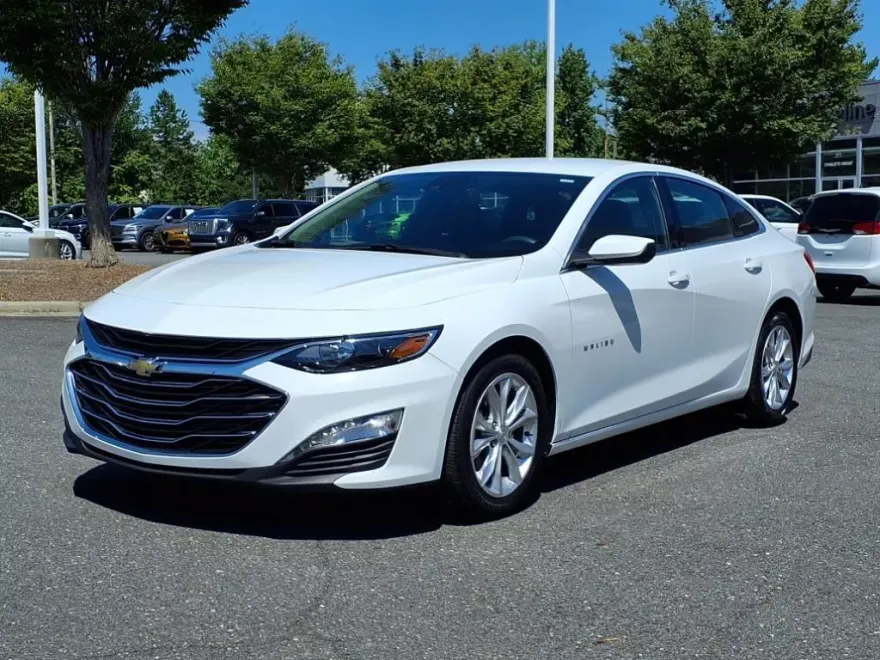 2023 Chevrolet Malibu 1LT photo 1