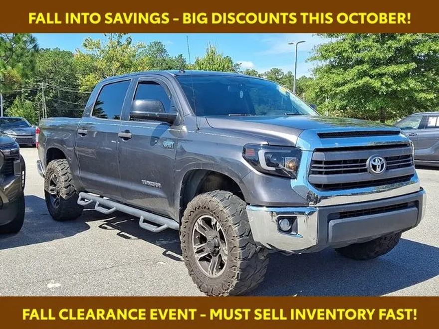 2015 Toyota Tundra SR5 CrewMax photo 1