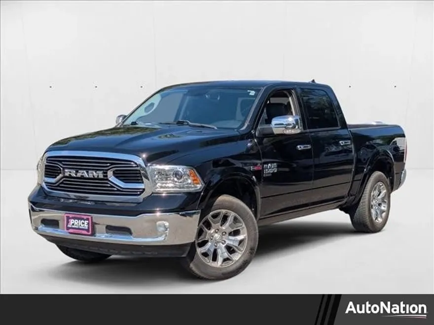 2019 Ram 1500 Classic Laramie photo 1
