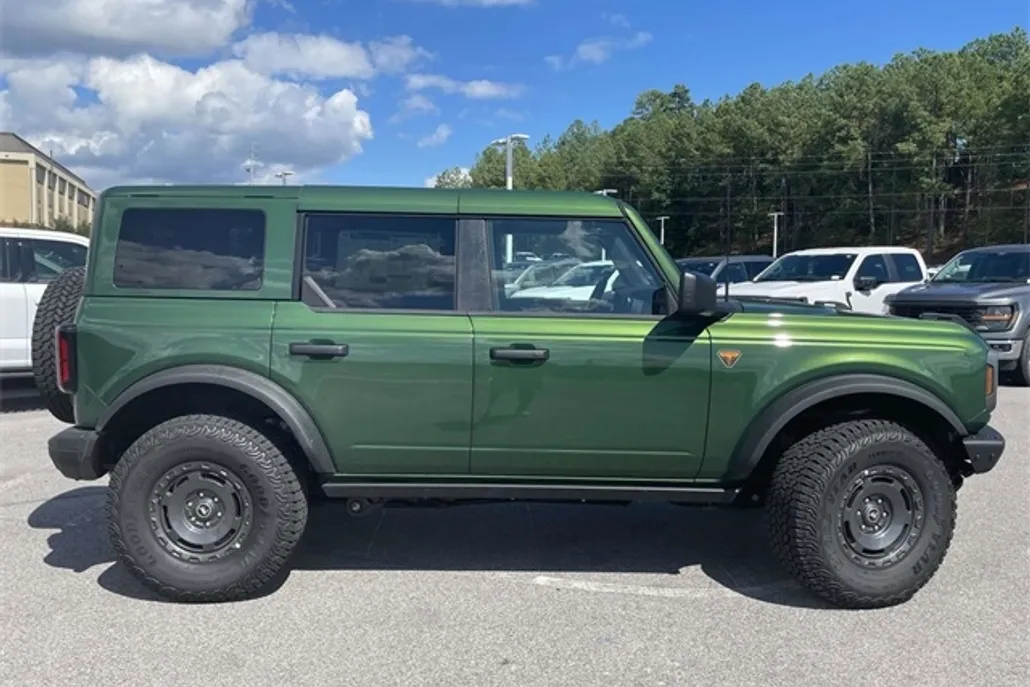 2025 Ford Bronco Badlands photo 1