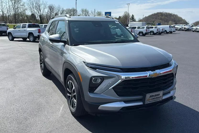 2025 Chevrolet Trailblazer LT photo 1