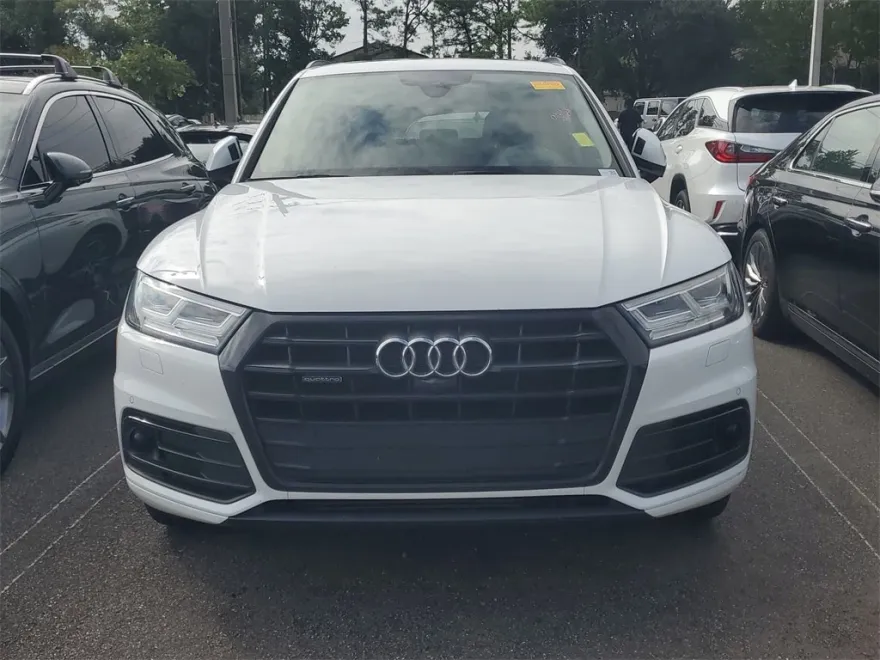 2020 Audi Q5 45 Prestige photo 1