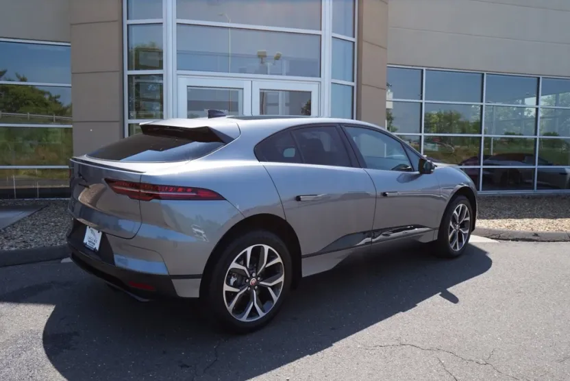 2023 Jaguar I-PACE EV400 HSE photo 1