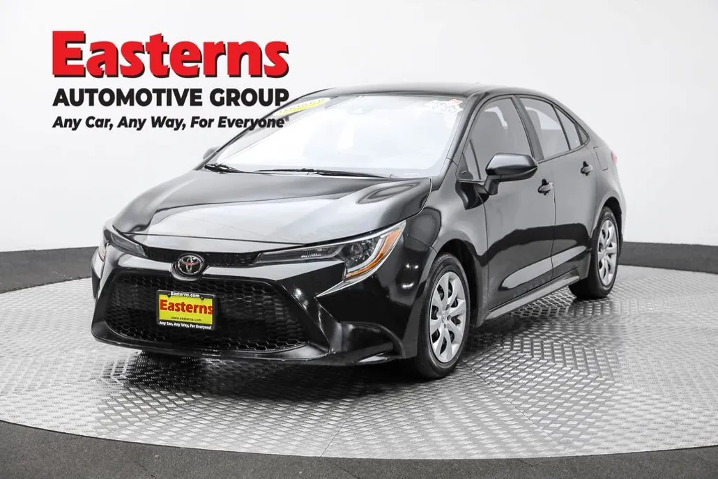 2022 Toyota Corolla LE photo 1