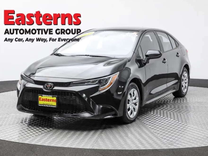 2022 Toyota Corolla LE photo 1