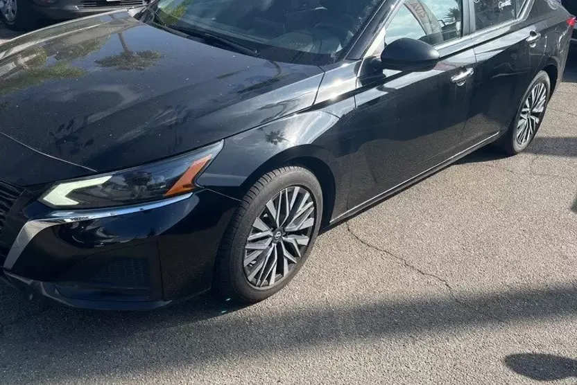 2024 Nissan Altima 2.5 SV photo 1