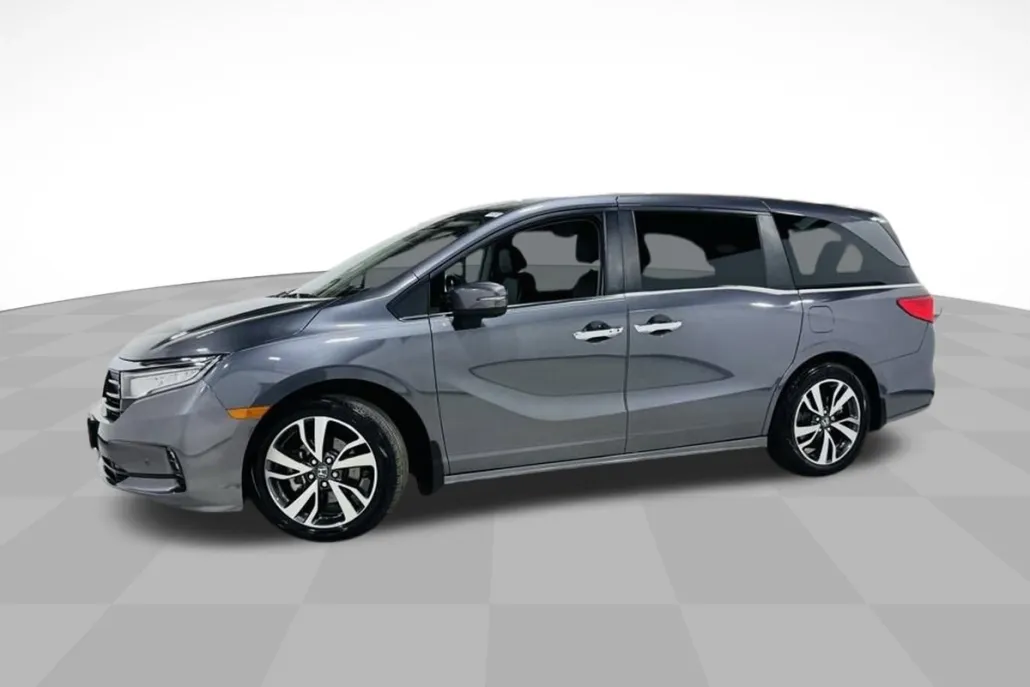 2023 Honda Odyssey Touring photo 1