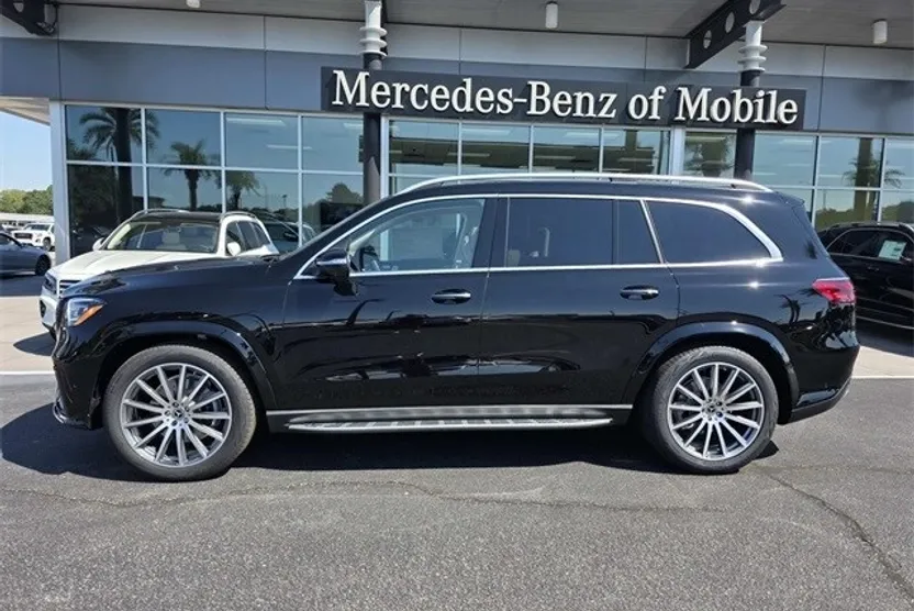 2026 Mercedes Benz GLS 580 4MATIC photo 1