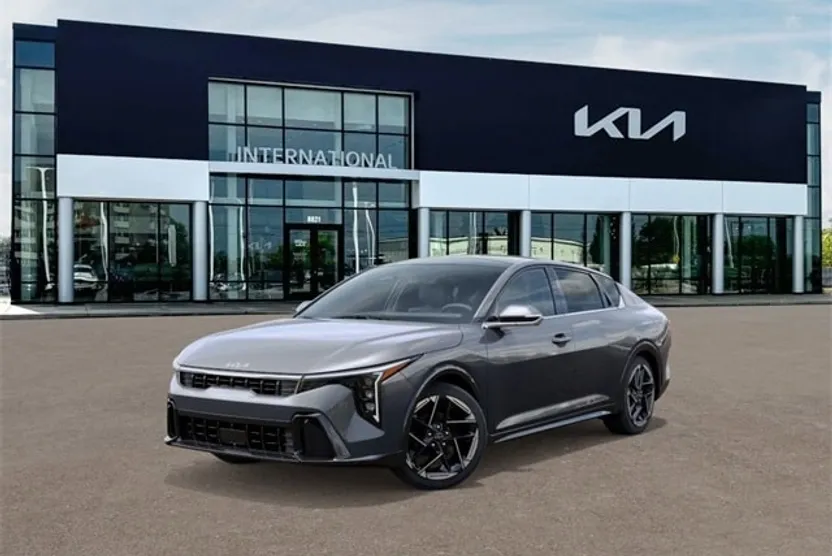 2025 Kia K4 GT-Line photo 1