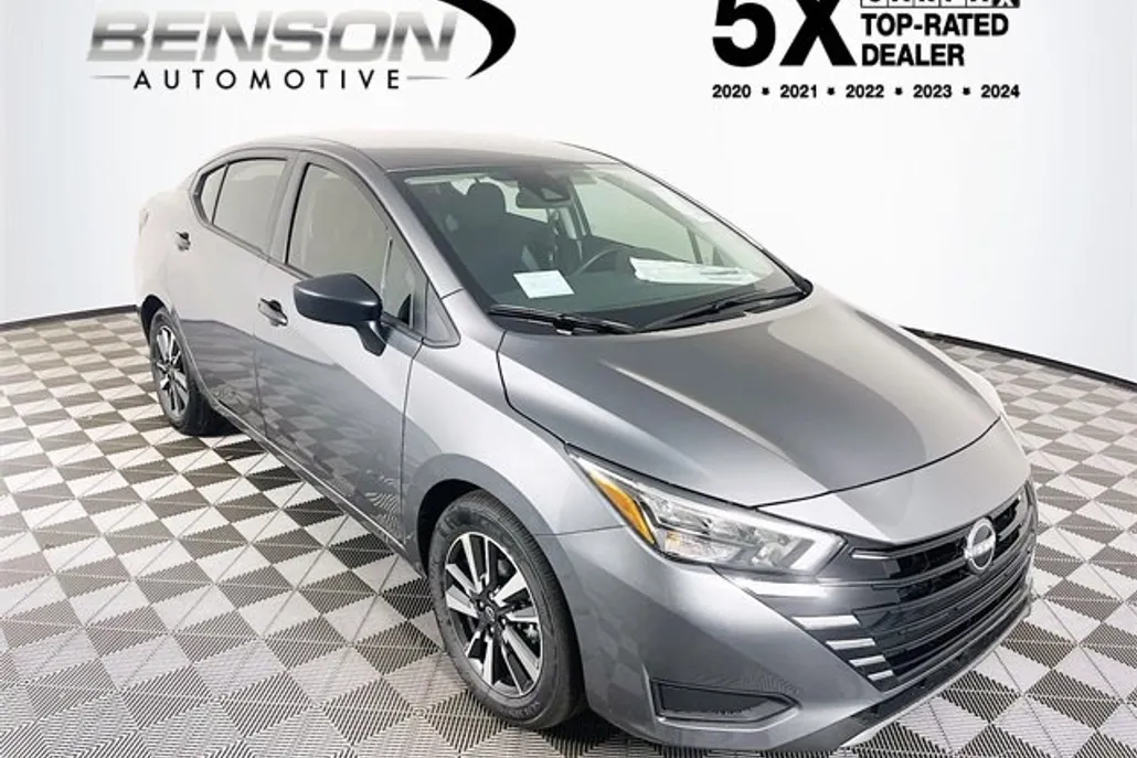 2025 Nissan Versa 1.6 S photo 1