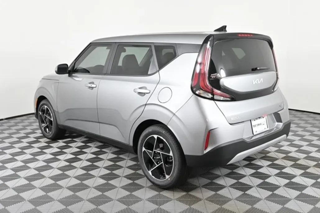 2025 Kia Soul EX photo 1