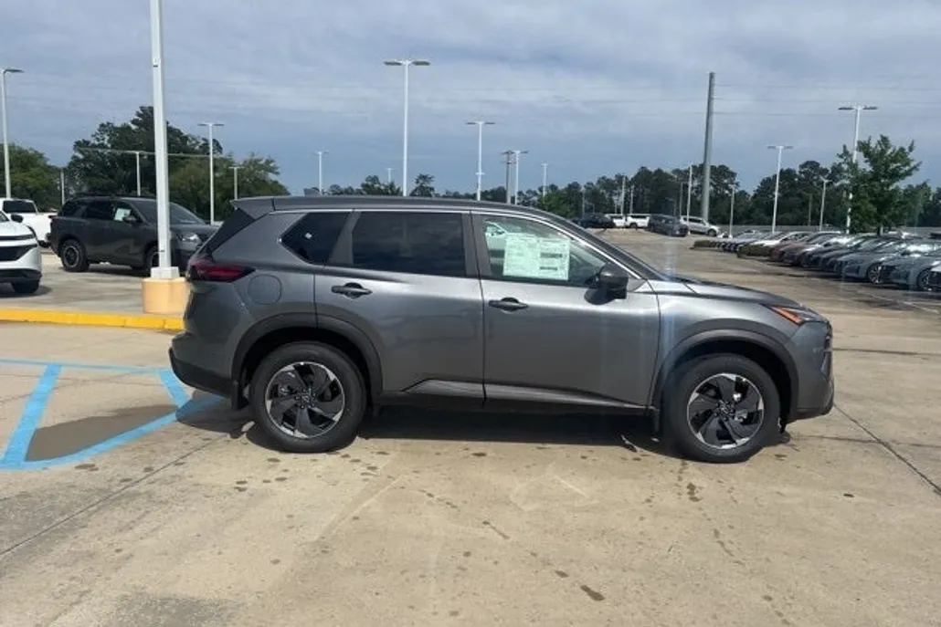 2025 Nissan Rogue SV photo 1